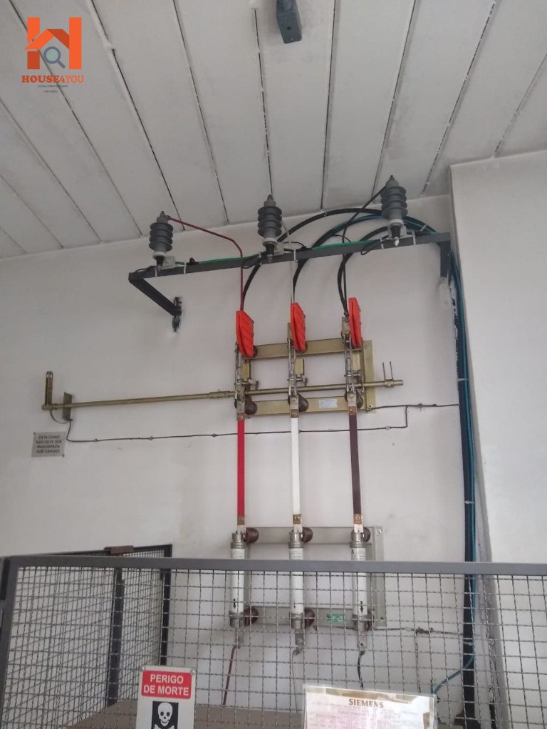 Prédio comercial para locação na saúde