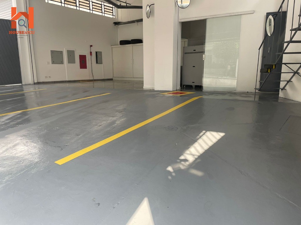 Prédio comercial para locação na saúde