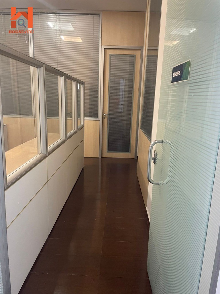 Prédio comercial para locação na saúde