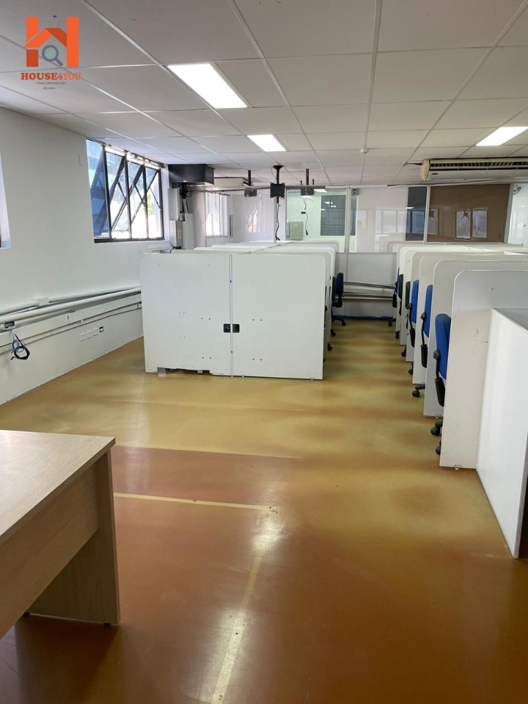 Prédio comercial para locação na saúde