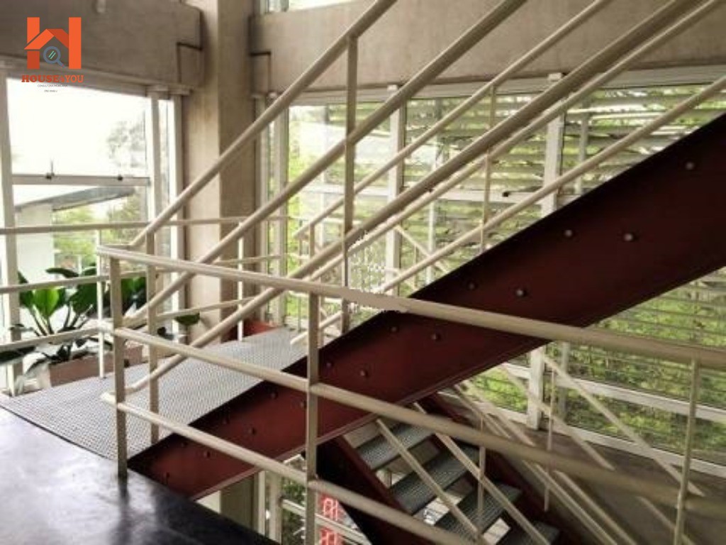 EDIFÍCIO COMERCIAL NO ALTO DE PINHEIROS com 5 lajes multiuso, 770 m2 em excelente localização, projeto MMBB com Paulo Mendes da Rocha