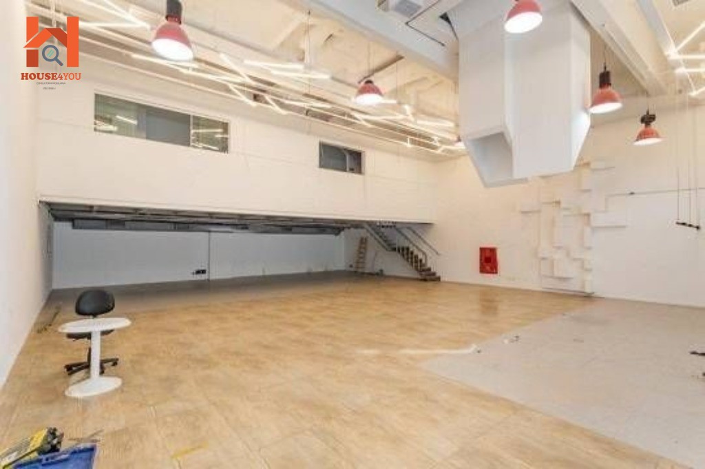 Excelente imóvel comercial, pé direito duplo, reformado na Fradique Coutinho com 680m², subsolo com 6 vagas e mezanino