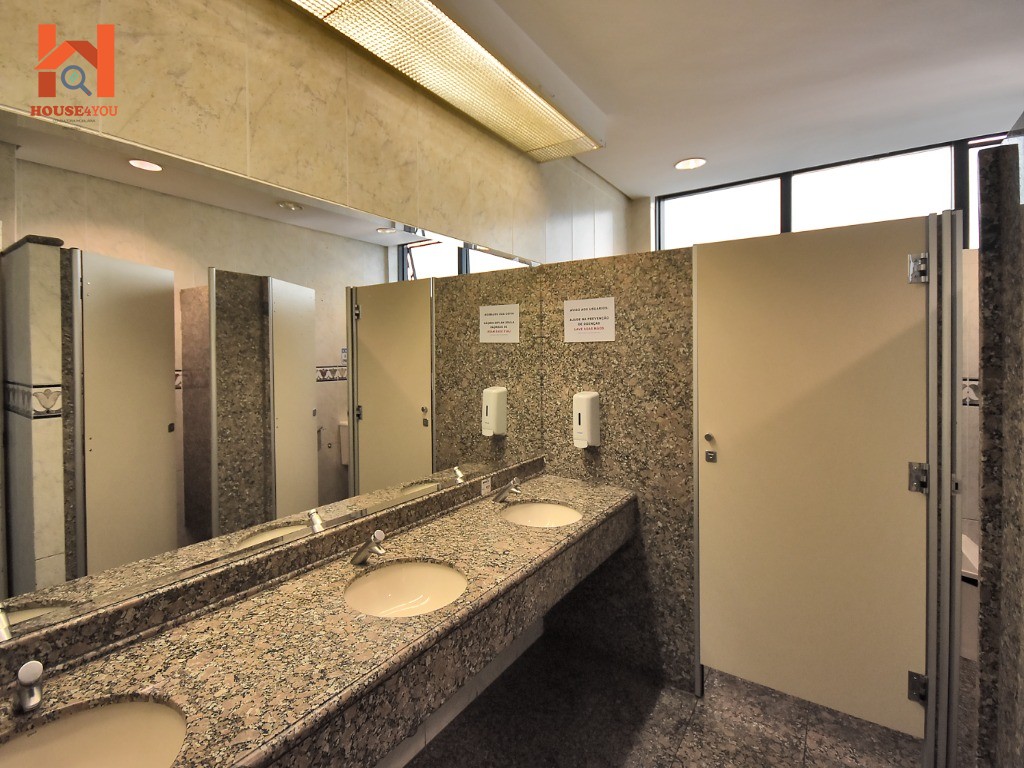Excelente prédio comercial monousuário com auditório no bair