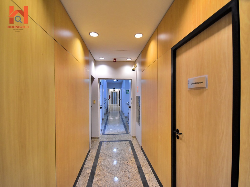 Excelente prédio comercial monousuário com auditório no bairro da luz
