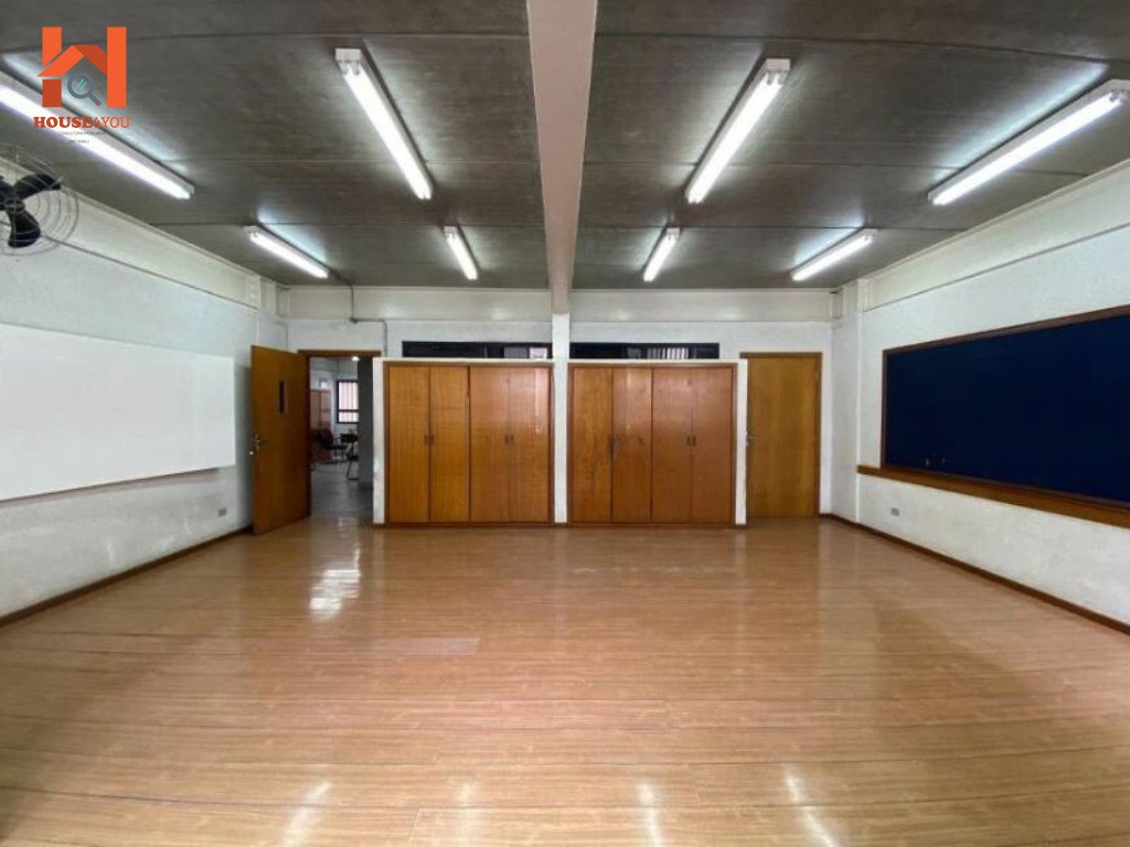 Prédio Comercial, no Bosque da Saúde de 1.150m², ideal para escolas técnicas, escolas de idiomas, escolas de cursos livres, clínicas, empresas