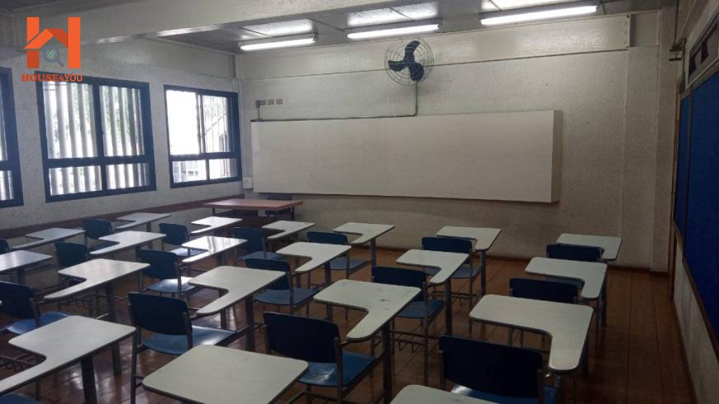 Prédio comercial, no bosque da saúde de 1.150m², ideal para 