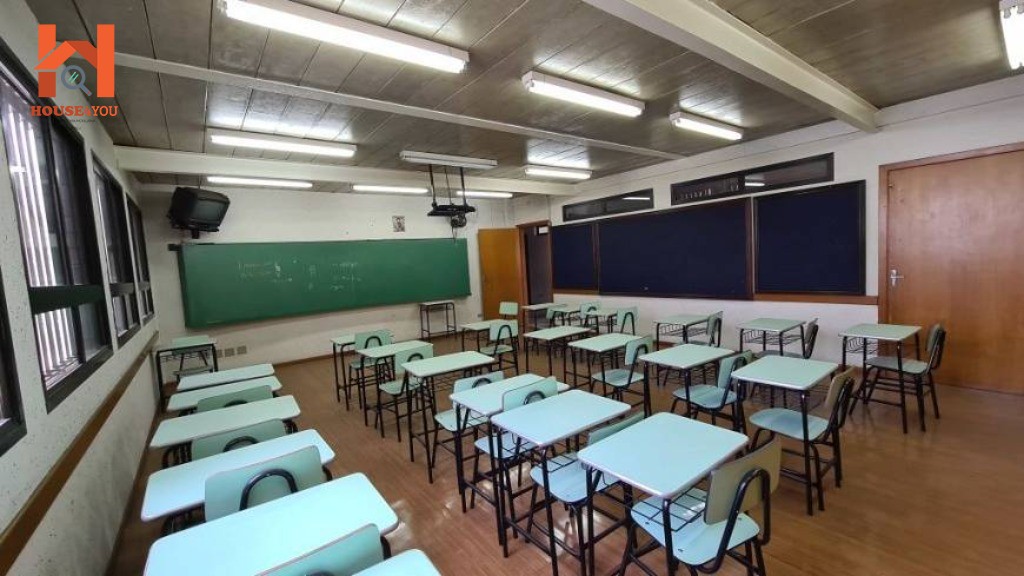 Prédio Comercial, no Bosque da Saúde de 1.150m², ideal para escolas técnicas, escolas de idiomas, escolas de cursos livres, clínicas, empresas