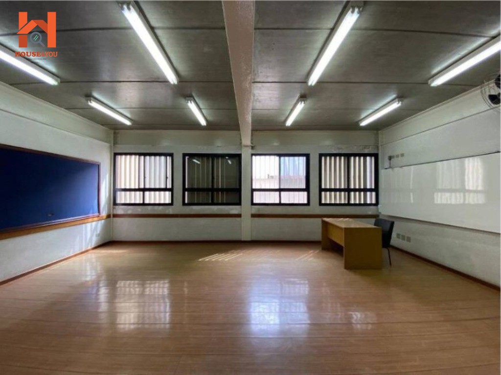 Prédio Comercial, no Bosque da Saúde de 1.150m², ideal para escolas técnicas, escolas de idiomas, escolas de cursos livres, clínicas, empresas