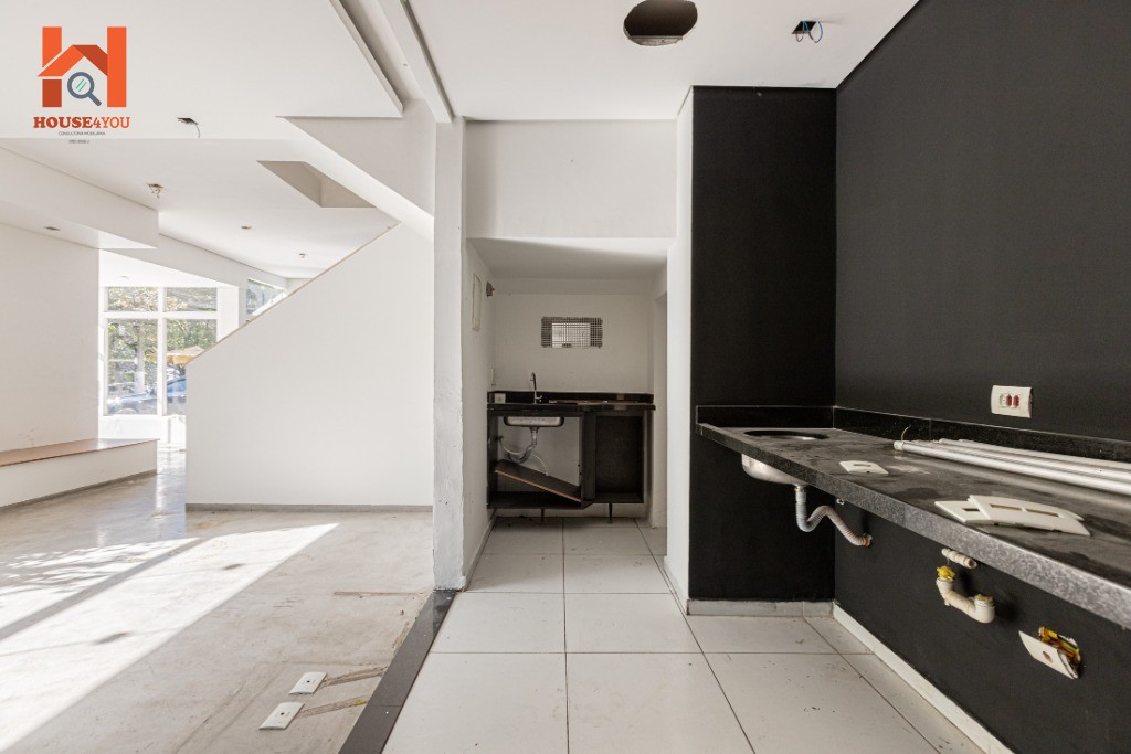 Casa/predio comercial na av. Henrique schaumann com 540m2 em