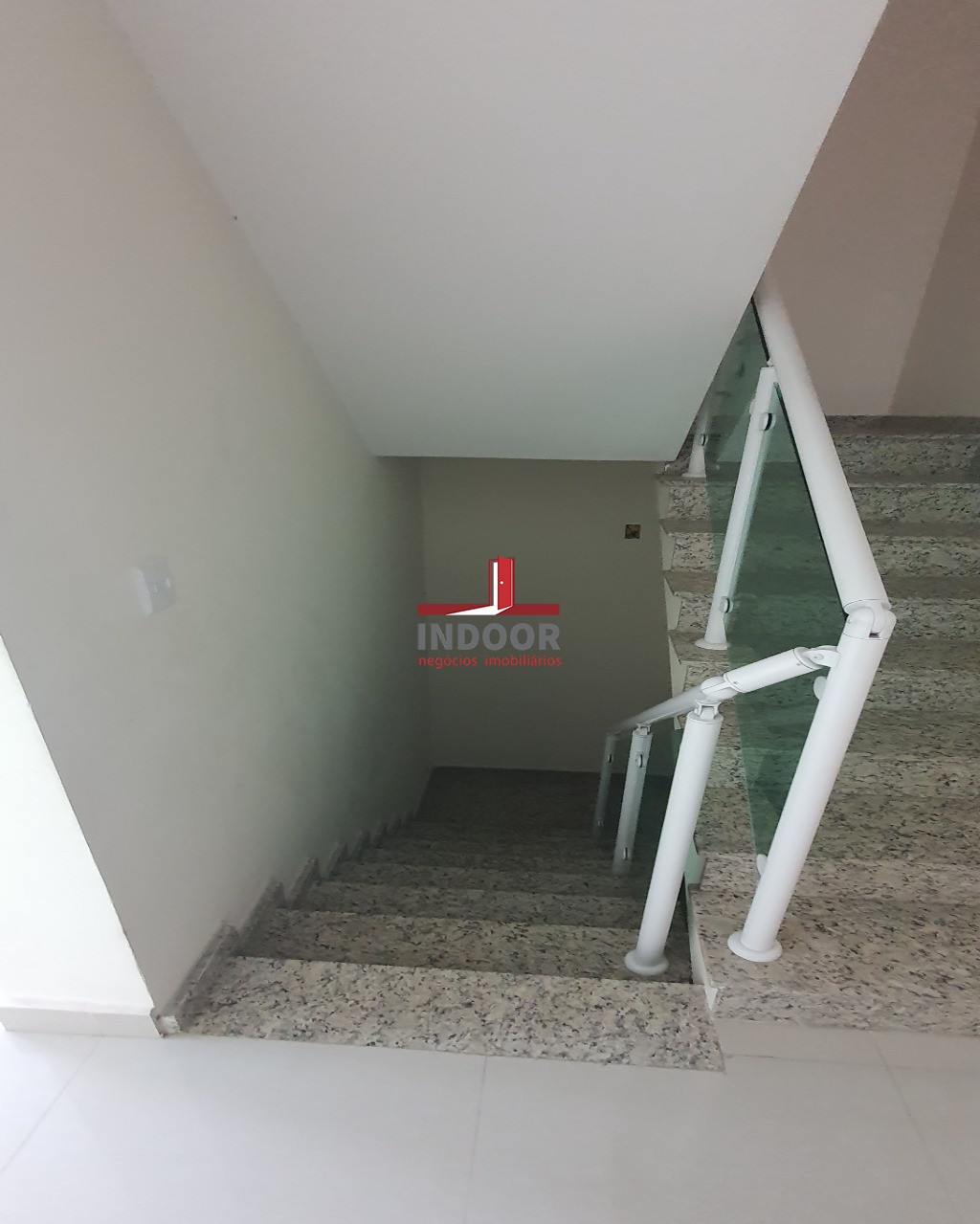 Imperdível oportunidade de adquirir casa com 3 quartos e 8 vagas de garagem no Lauzane Paulista, São Paulo-SP. Confira!