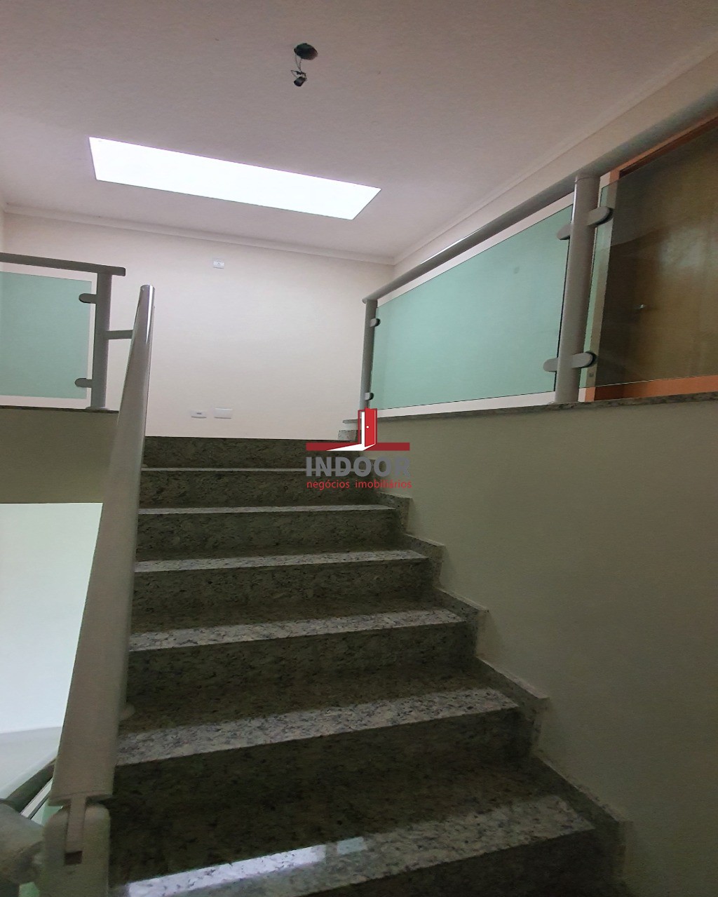 Imperdível oportunidade de adquirir casa com 3 quartos e 8 vagas de garagem no Lauzane Paulista, São Paulo-SP. Confira!