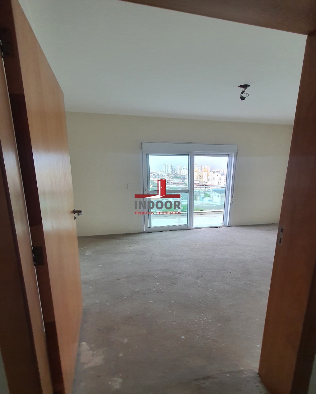 Imperdível oportunidade de adquirir casa com 3 quartos e 8 vagas de garagem no Lauzane Paulista, São Paulo-SP. Confira!