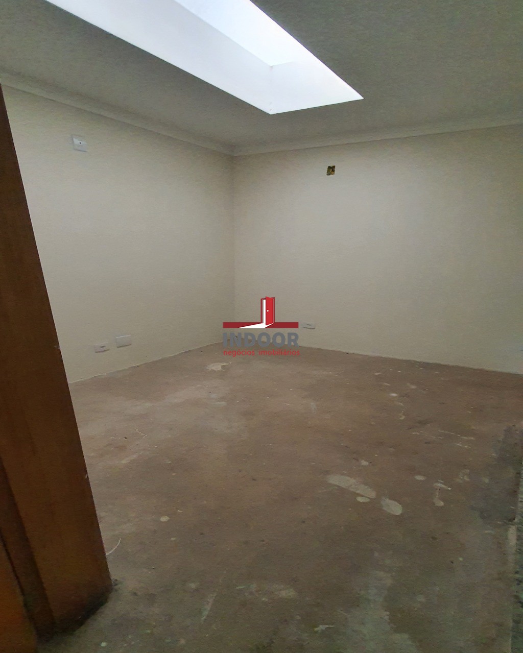 Imperdível oportunidade de adquirir casa com 3 quartos e 8 vagas de garagem no Lauzane Paulista, São Paulo-SP. Confira!