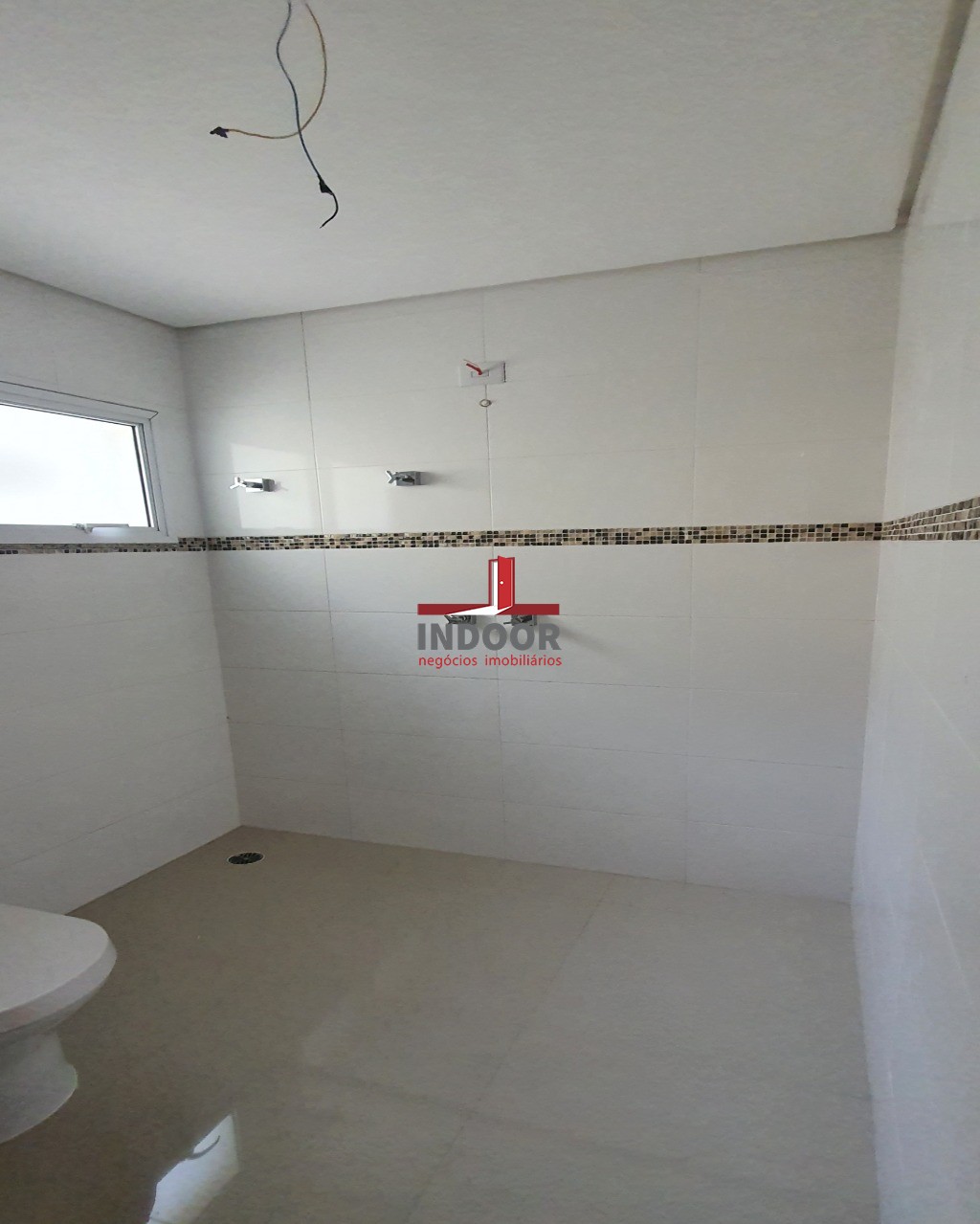Imperdível oportunidade de adquirir casa com 3 quartos e 8 vagas de garagem no Lauzane Paulista, São Paulo-SP. Confira!
