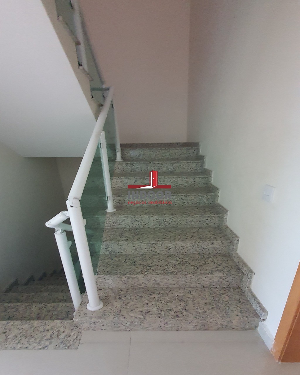 Imperdível oportunidade de adquirir casa com 3 quartos e 8 vagas de garagem no Lauzane Paulista, São Paulo-SP. Confira!