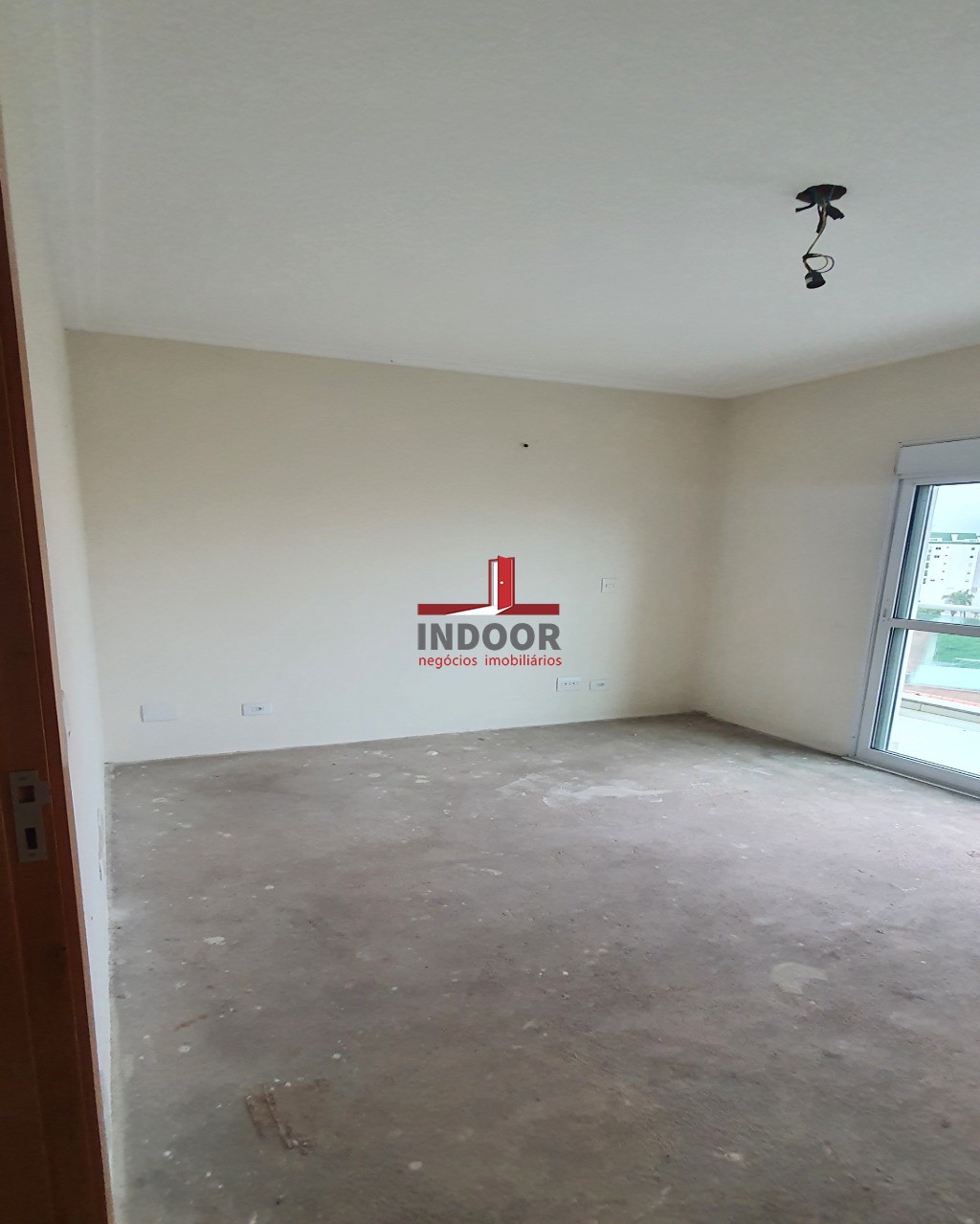 Imperdível oportunidade de adquirir casa com 3 quartos e 8 vagas de garagem no Lauzane Paulista, São Paulo-SP. Confira!