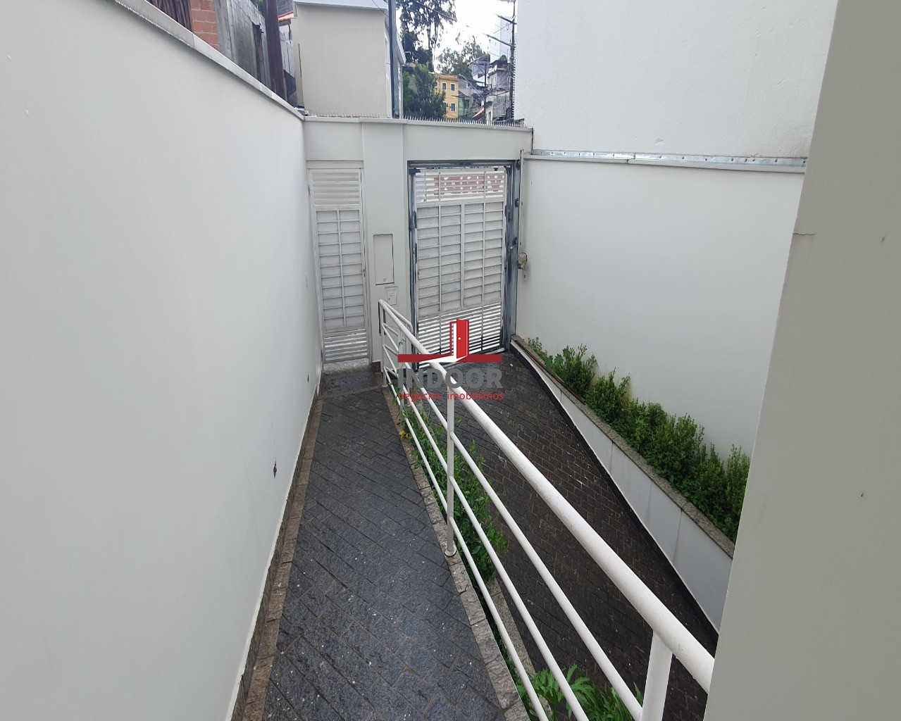 Imperdível oportunidade de adquirir casa com 3 quartos e 8 vagas de garagem no Lauzane Paulista, São Paulo-SP. Confira!