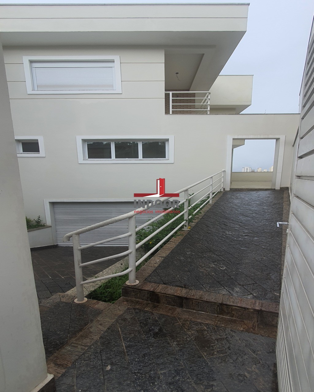 Imperdível oportunidade de adquirir casa com 3 quartos e 8 vagas de garagem no Lauzane Paulista, São Paulo-SP. Confira!