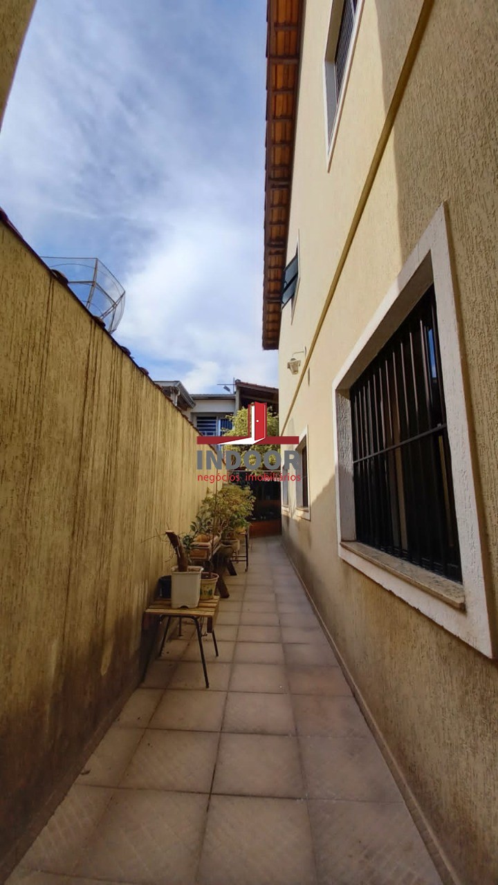 Imóvel de luxo: Casa à venda em São Paulo-SP, Parque Mandaqui, com 3 quartos, 3 suítes e 250m² de área!