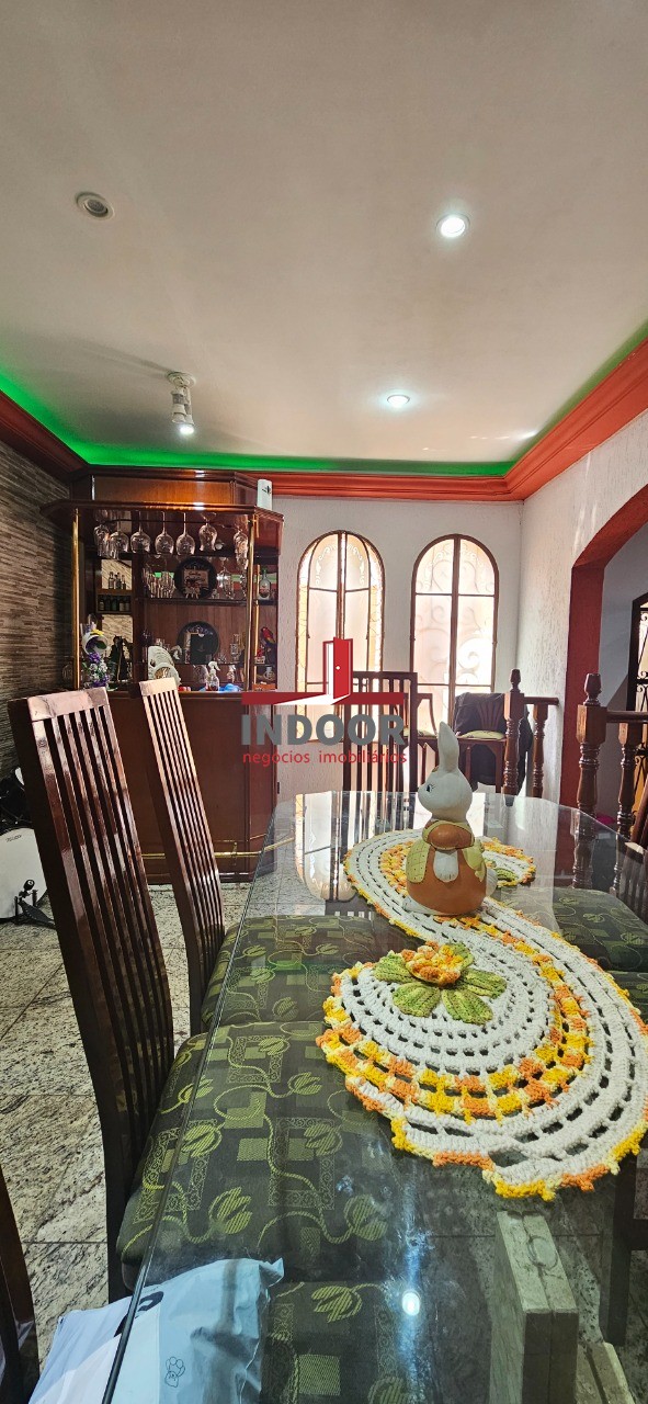 Casa, 3 quartos, 210 m² - Foto 9