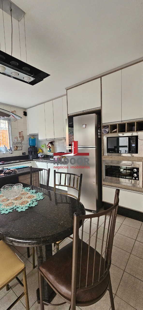 Casa, 3 quartos, 210 m² - Foto 15