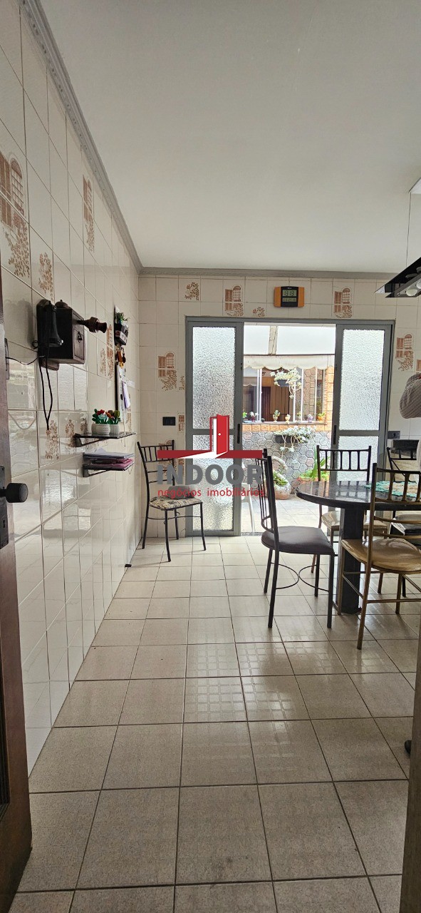 Casa, 3 quartos, 210 m² - Foto 13