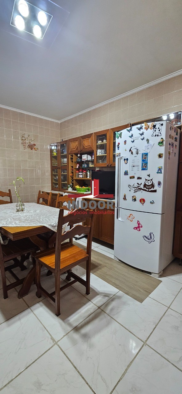 Casa, 3 quartos, 240 m² - Foto 23