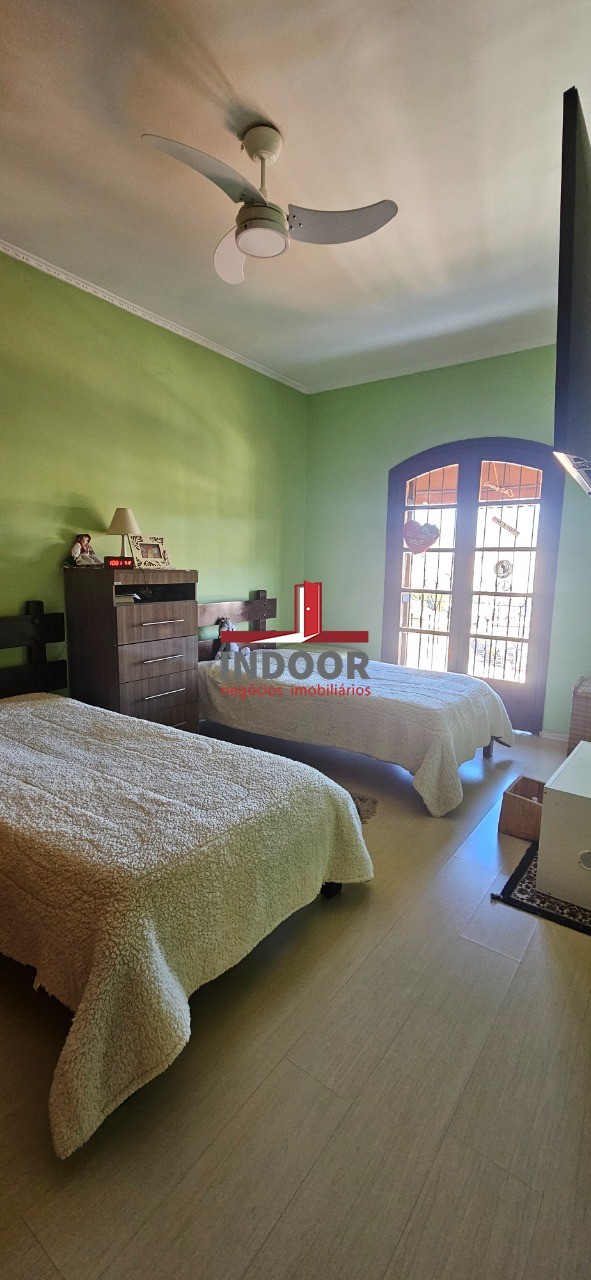 Casa, 3 quartos, 240 m² - Foto 47