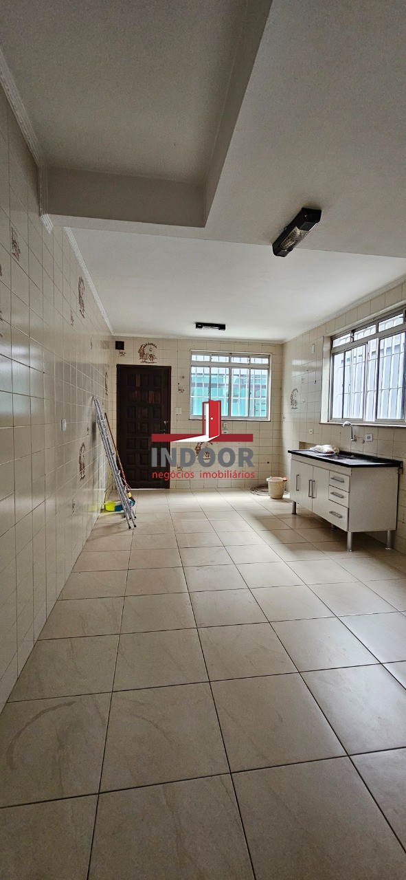 Casa para locação na Vila Aurora: 2 suítes, 2 vagas 140m² - São Paulo-SP.