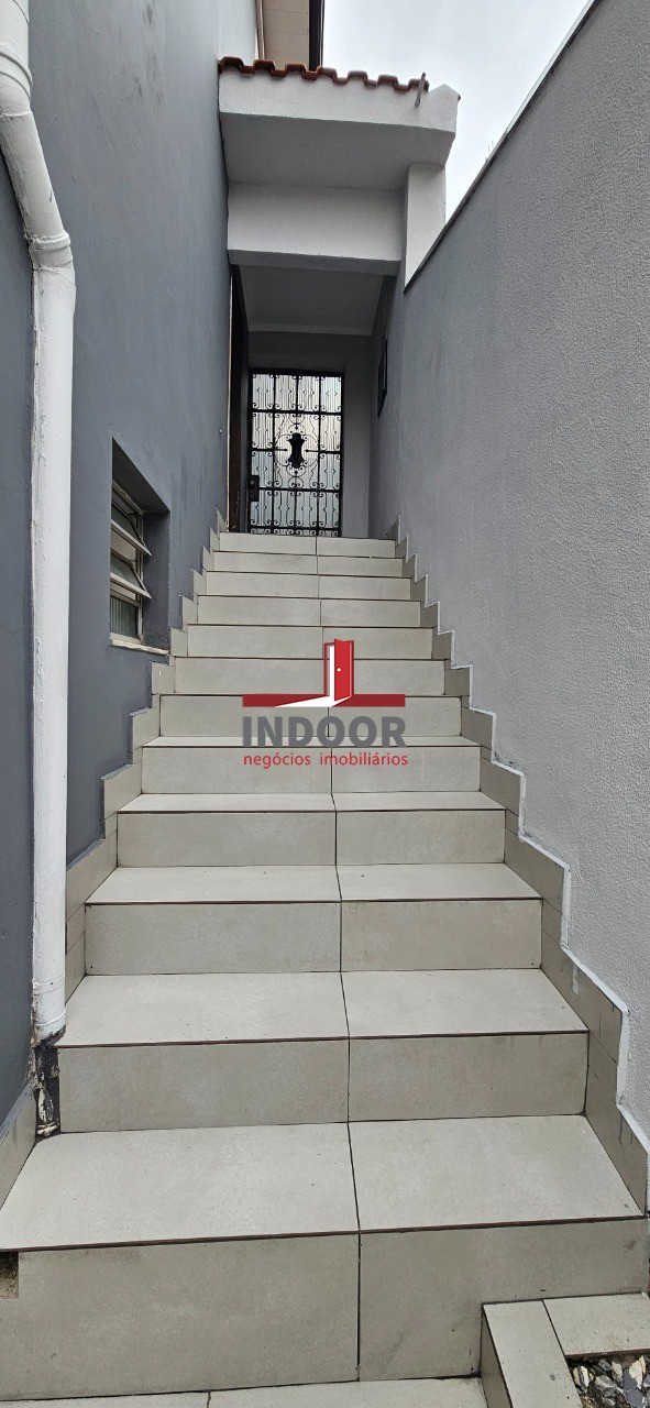 Casa para locação na Vila Aurora: 2 suítes, 2 vagas 140m² - São Paulo-SP.