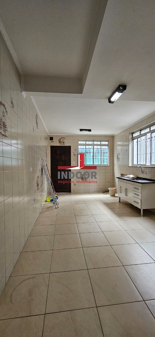 Casa para locação na Vila Aurora: 2 suítes, 2 vagas 140m² - São Paulo-SP.