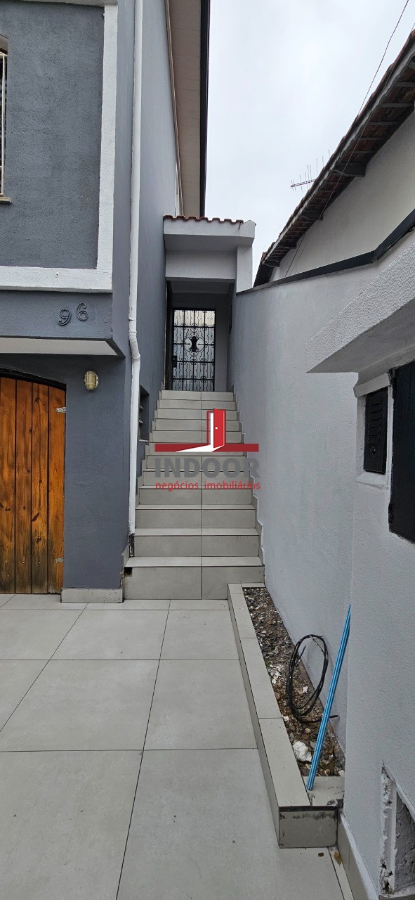 Casa para locação na Vila Aurora: 2 suítes, 2 vagas 140m² - São Paulo-SP.