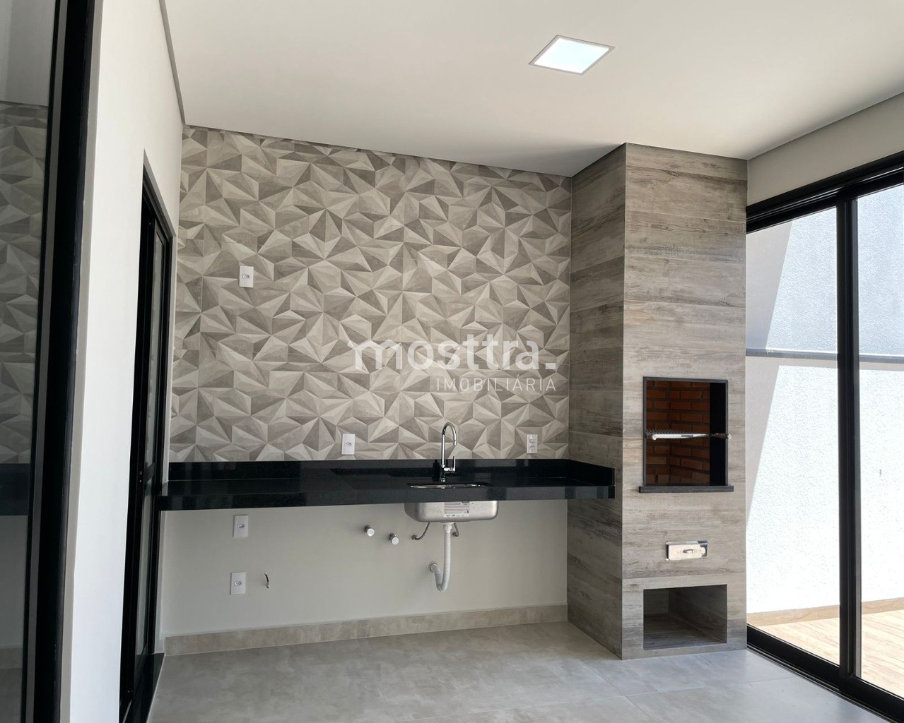 Casa térrea à venda; lançamento; piscina; área gourmet; loca