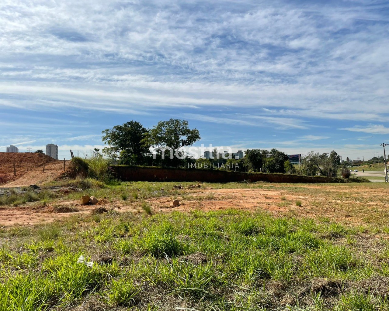 Terreno de 1.550m² à venda em frente da marginal da rodovia 