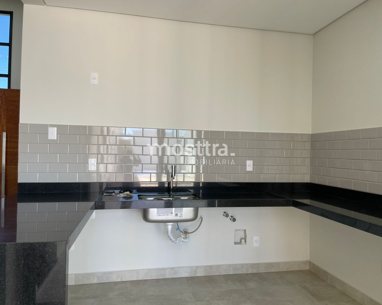 Casa térrea à venda; lançamento; piscina; área gourmet; loca