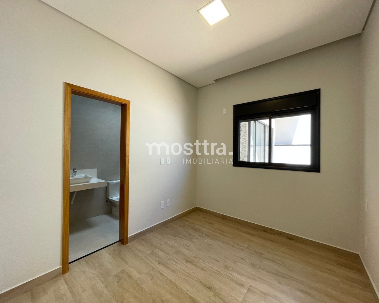 Casa térrea à venda; lançamento; piscina; área gourmet; loca