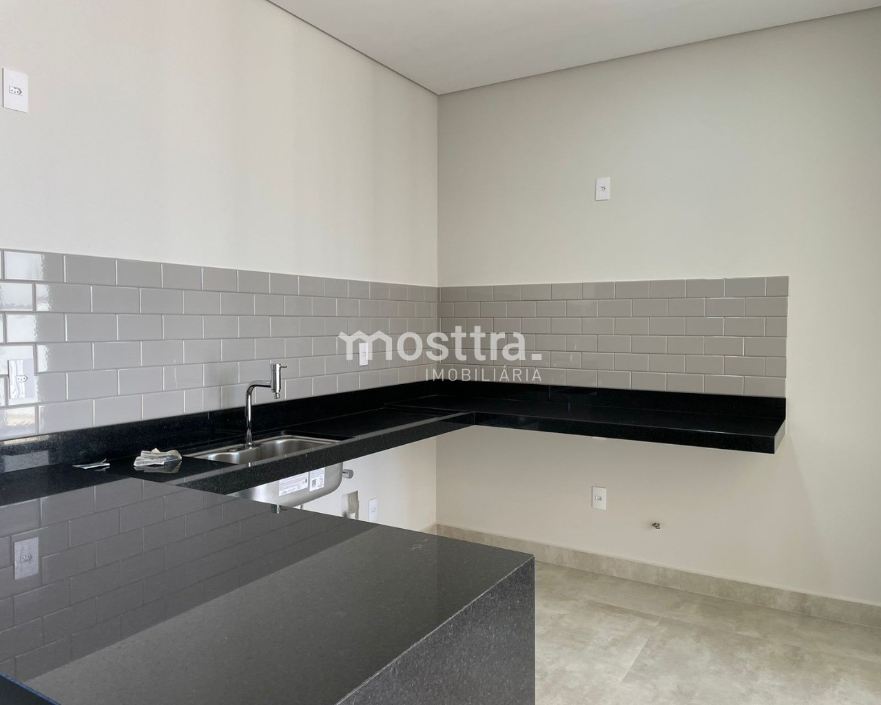 Casa térrea à venda; lançamento; piscina; área gourmet; loca