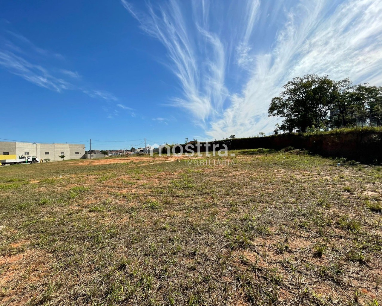 Terreno de 1.550m² à venda em frente da marginal da rodovia 