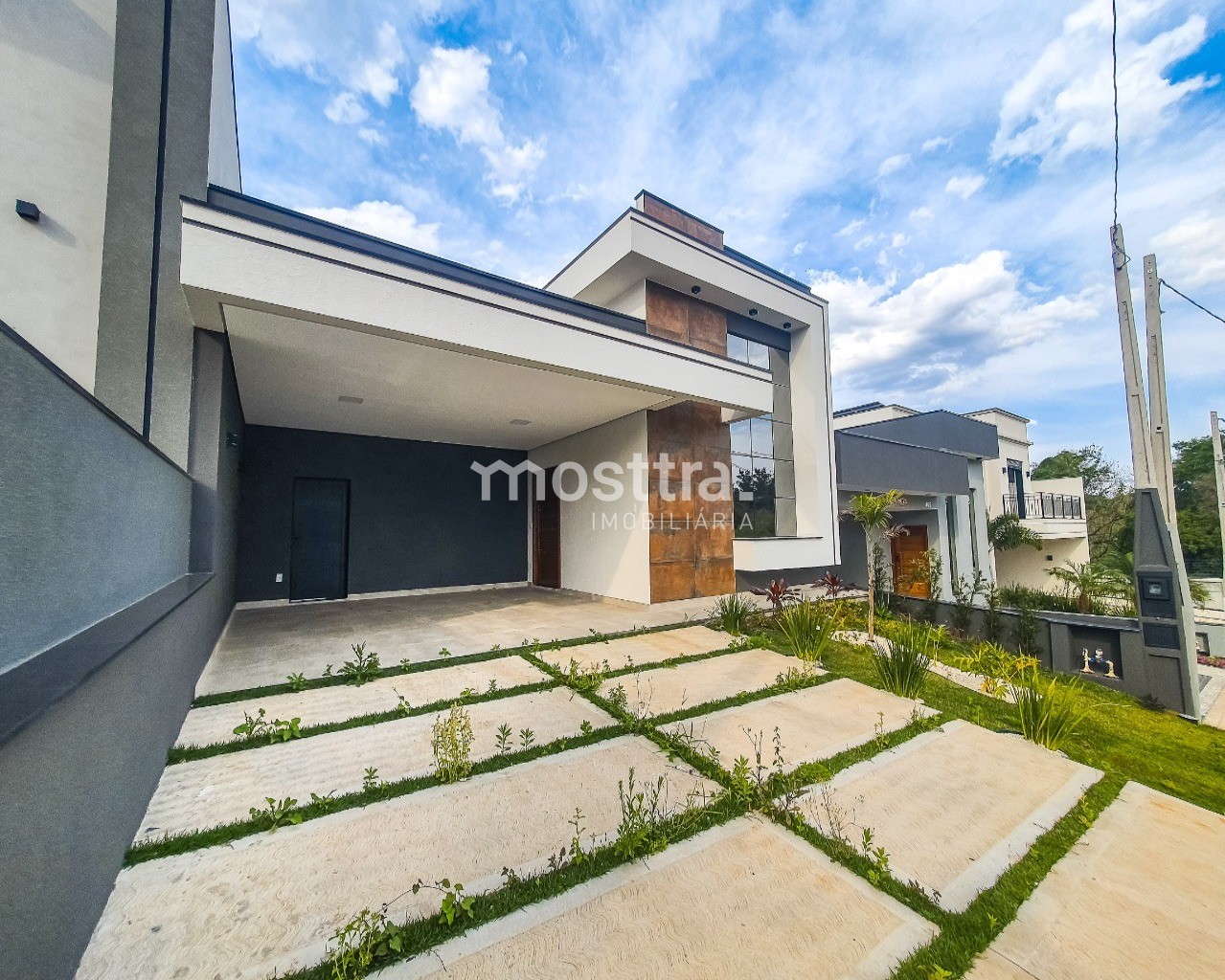 Casa térrea à venda; lançamento; piscina; área gourmet; loca