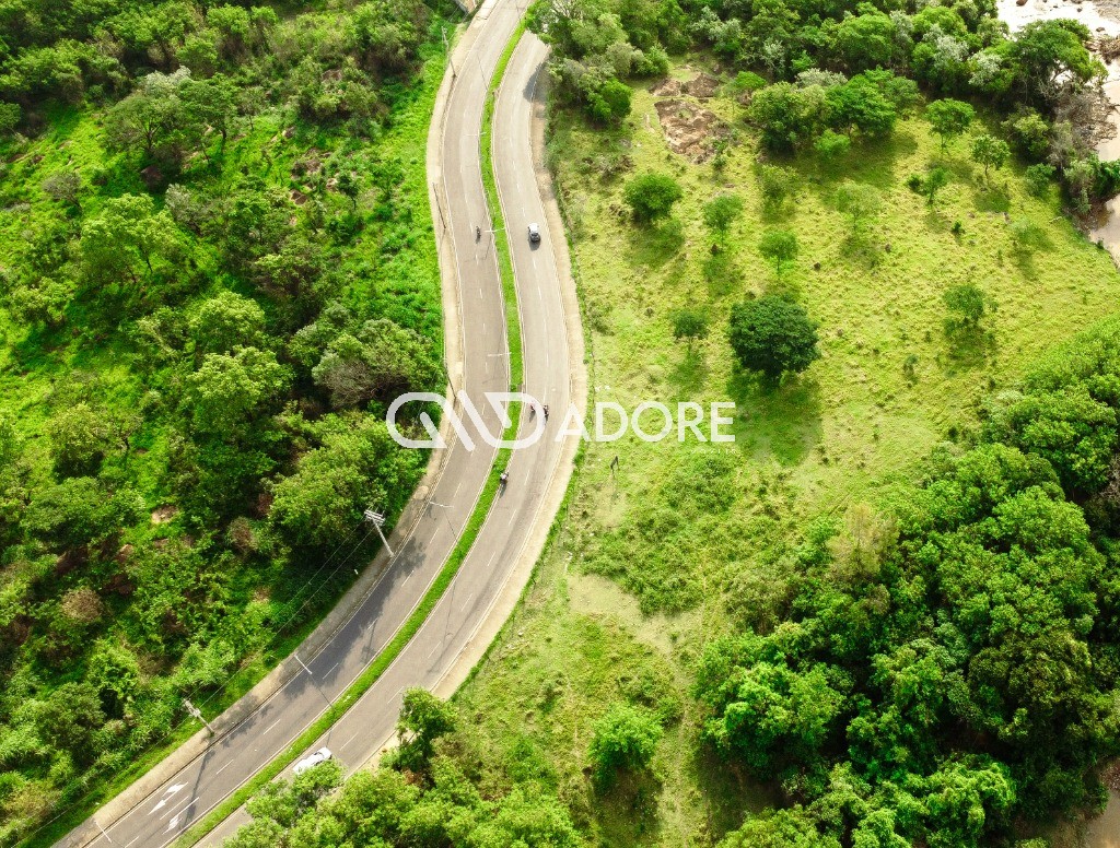 Área a venda em Salto/SP Possui: Área total: 24.000m² Área útil: 6.000m² Valor de locação R$7,00 o metro, mínimo 800m² para locação. Ótima Localiz