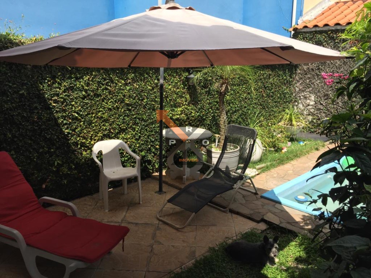 Casa à venda com 5 quartos, 260m² - Foto 2