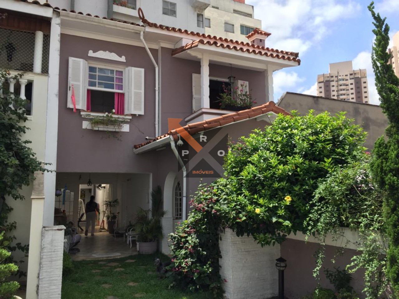 Casa à venda com 5 quartos, 260m² - Foto 1