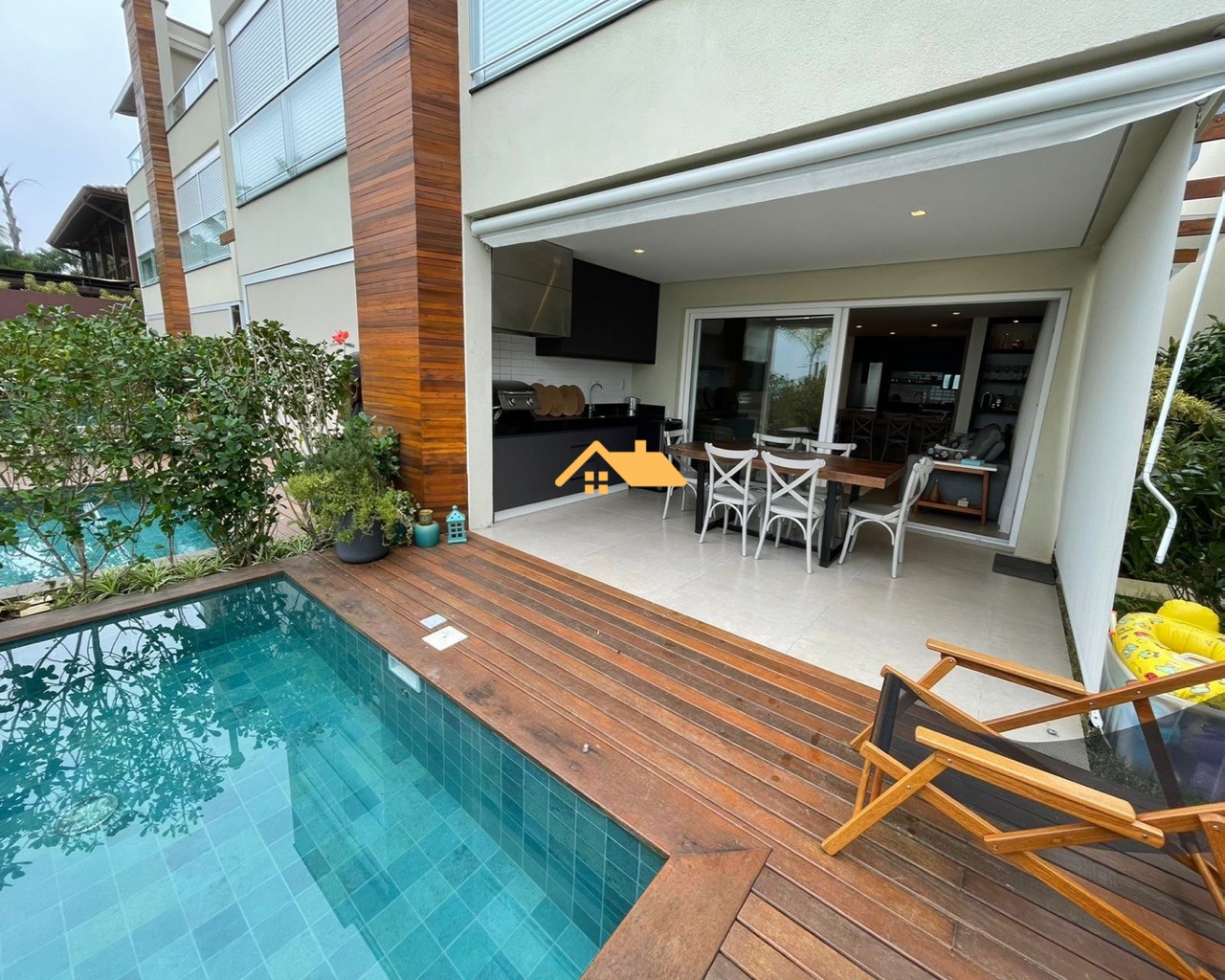 Casa de Condomínio, 4 quartos - Foto 1