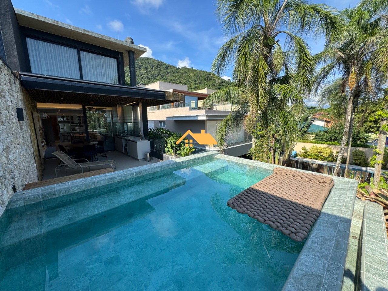 Casa de Condomínio, 4 quartos - Foto 1