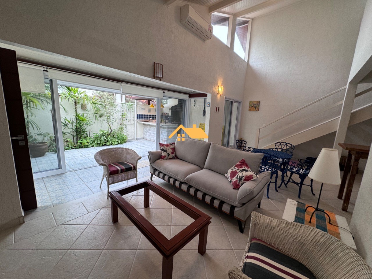 Casa de Condomínio, 4 quartos - Foto 1