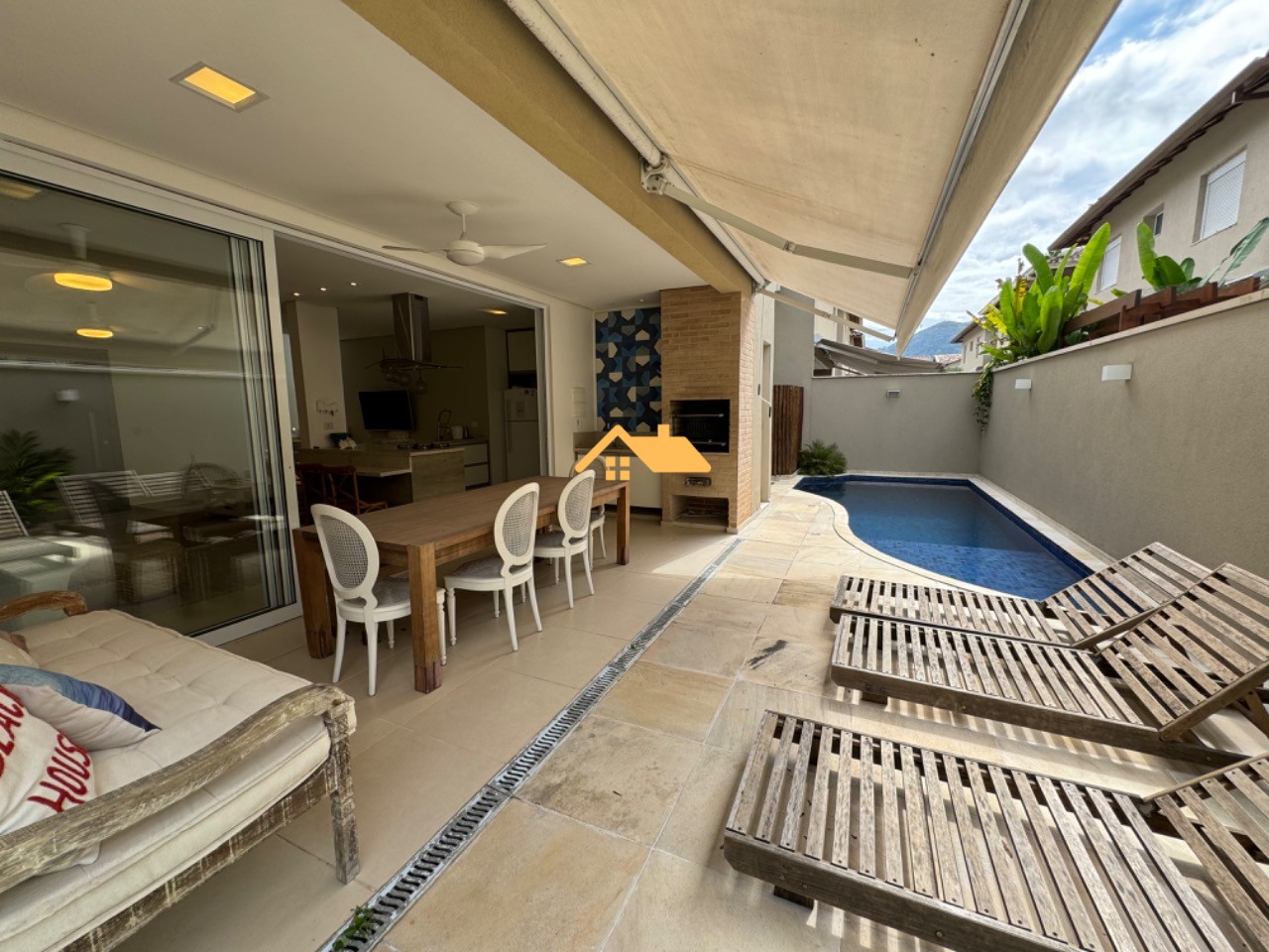 Casa de Condomínio, 4 quartos - Foto 1