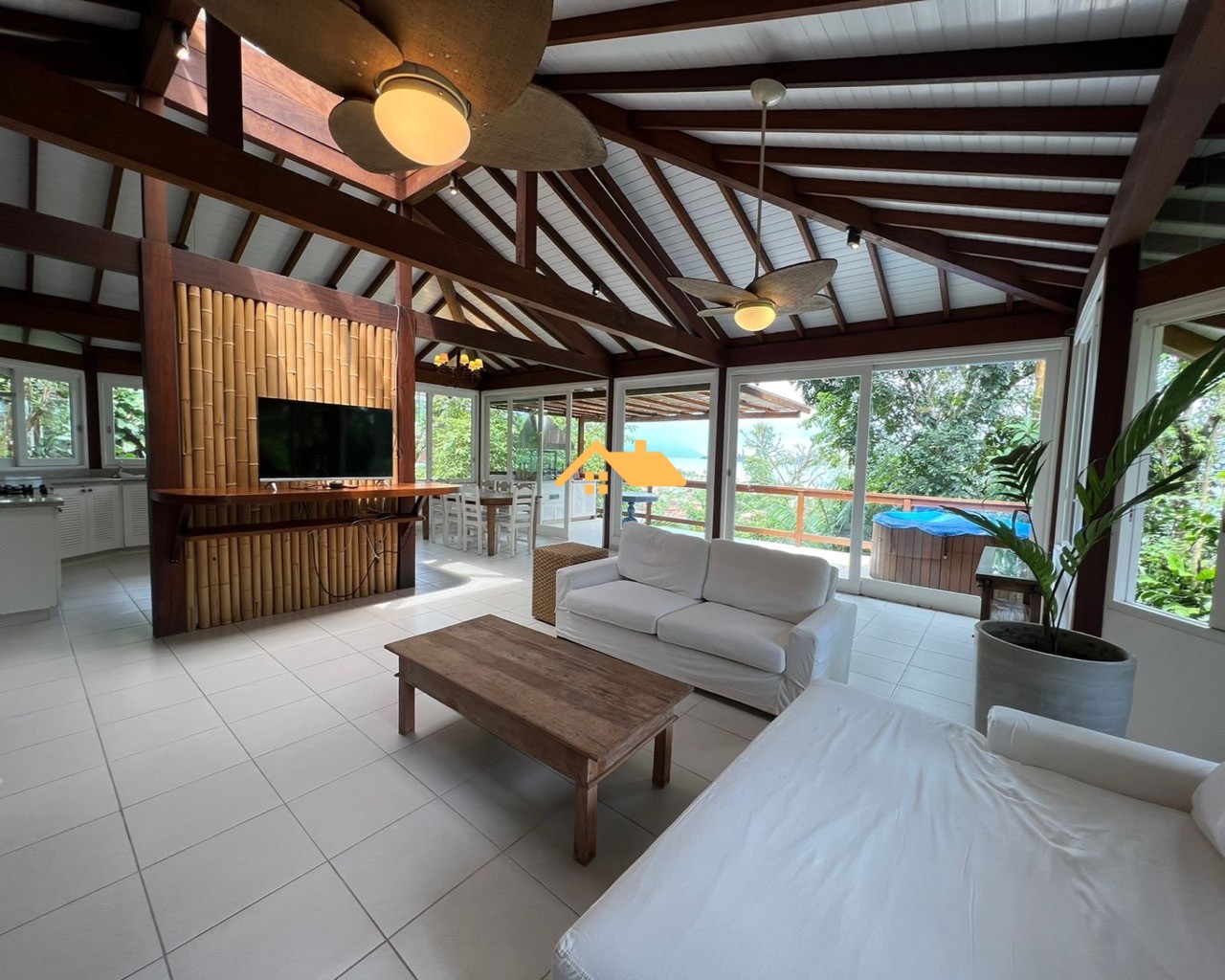 Casa de Condomínio, 4 quartos - Foto 1