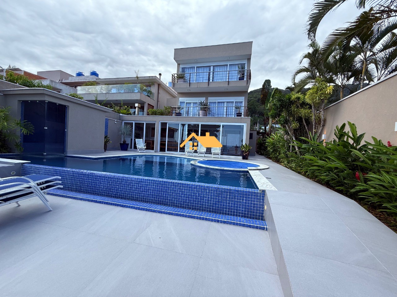 Casa, 5 quartos, 300 m² - Foto 4