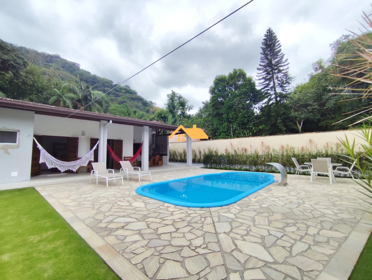 Casa, 2 quartos, 140 m² - Foto 1