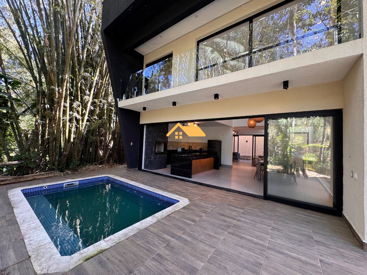 Casa, 5 quartos, 350 m² - Foto 1